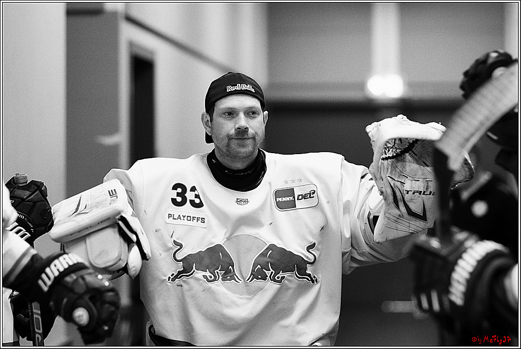 PENNY DEL Viertelfinale 4. Spiel; Duesseldorfer EG - Red Bull Muenchen; Duesseldorf, 16.04.2022